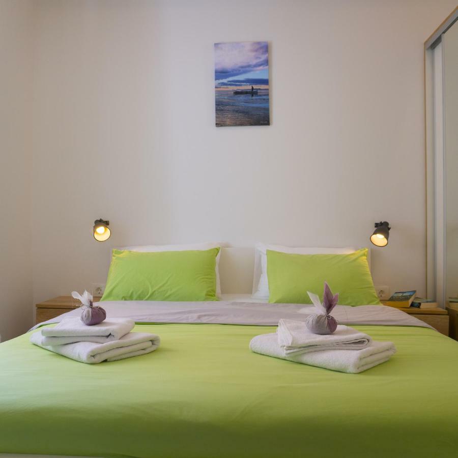 The Little Gem Bed and Breakfast Komiža Buitenkant foto