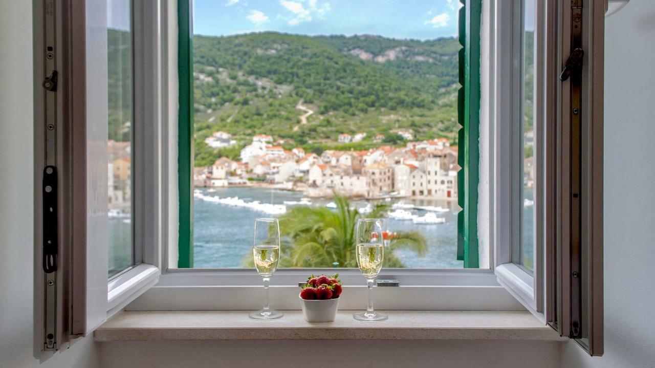 The Little Gem Bed and Breakfast Komiža Buitenkant foto