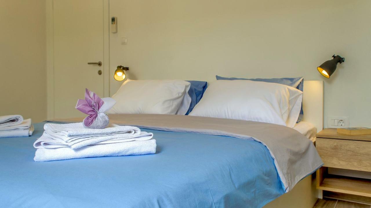 The Little Gem Bed and Breakfast Komiža Buitenkant foto