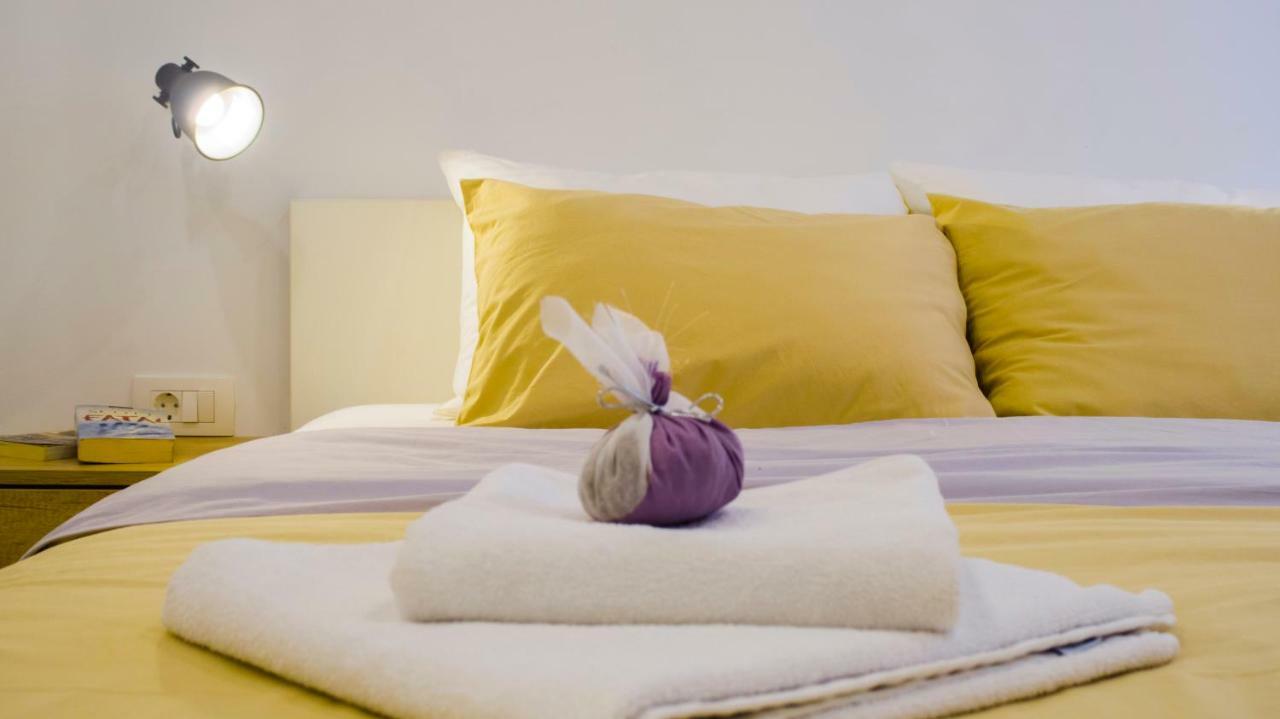 The Little Gem Bed and Breakfast Komiža Buitenkant foto