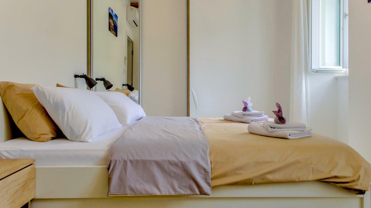 The Little Gem Bed and Breakfast Komiža Buitenkant foto