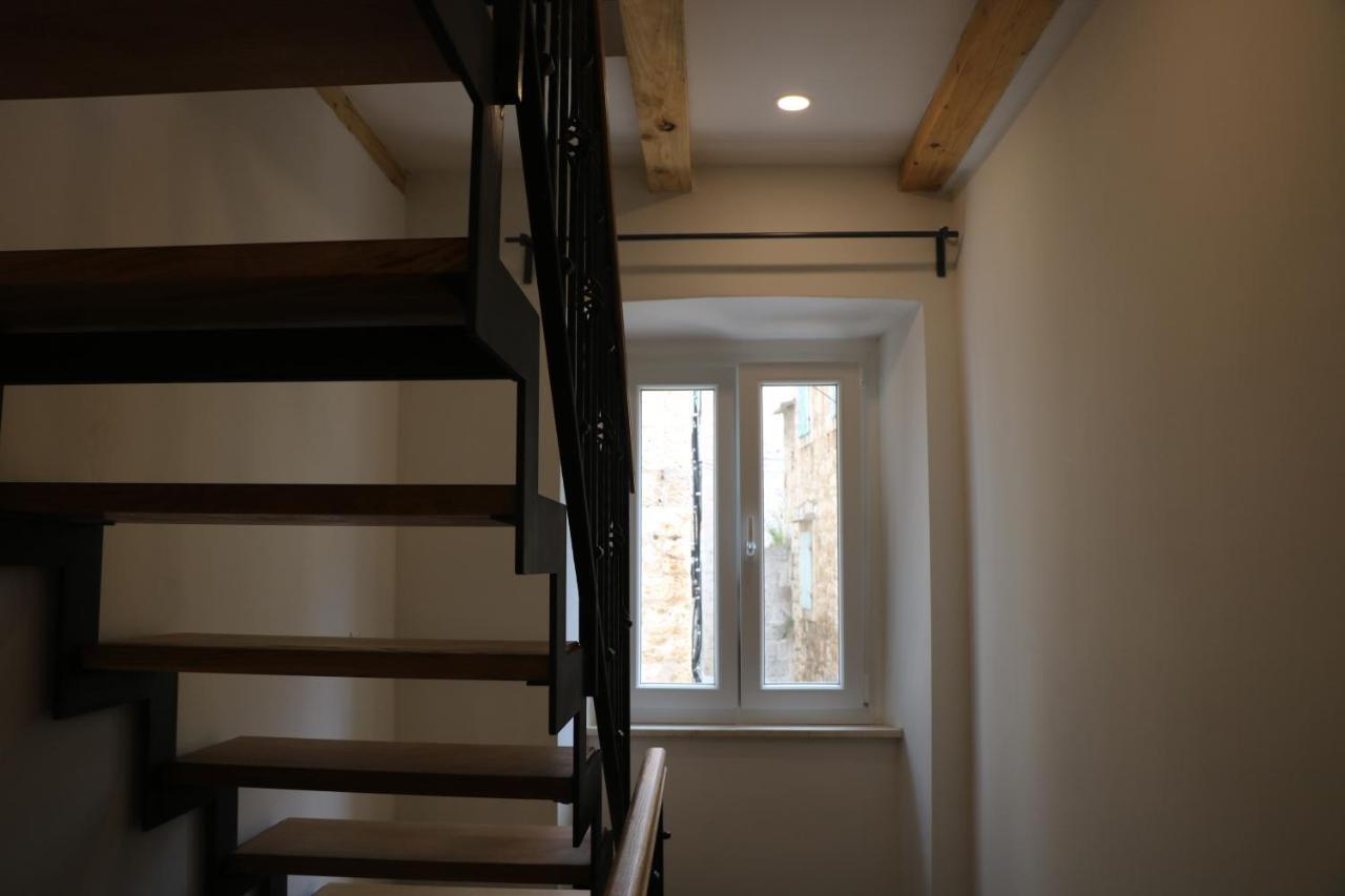 The Little Gem Bed and Breakfast Komiža Buitenkant foto